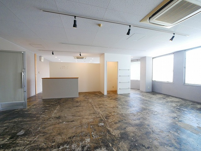 新大宮ビルの内装