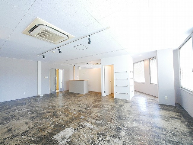 新大宮ビルの内装