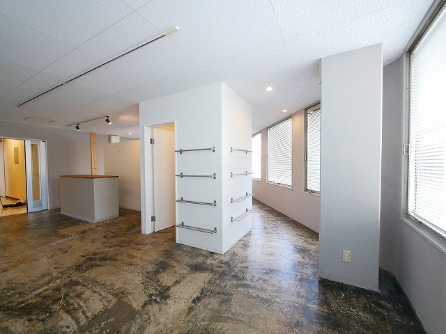 新大宮ビルの内装