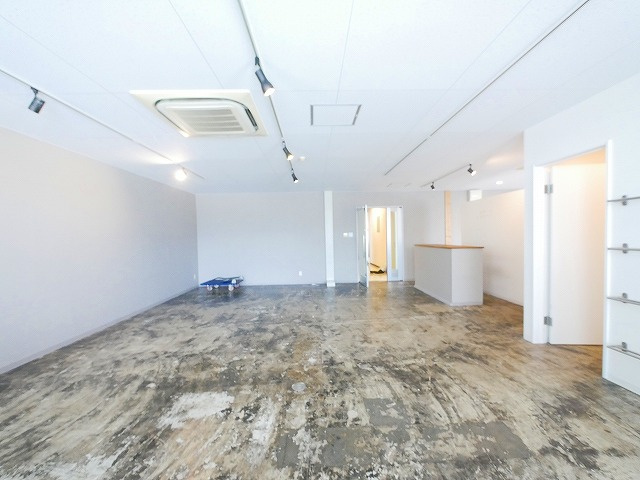 新大宮ビルの内装