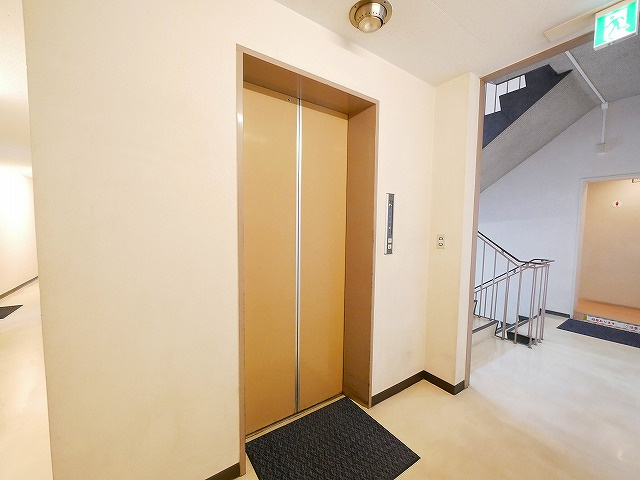 新大宮ビルの内装