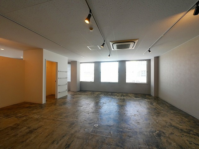 新大宮ビルの内装