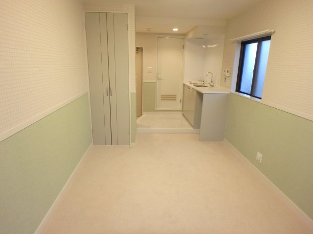 【居間・リビング】 | ホワイトコート北口 | ゆったりとした居間です