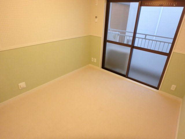 【寝室】 | ホワイトコート北口 | 開放的な寝室です