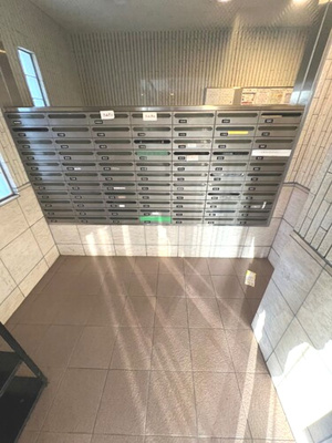 【ロビー】 | ライオンズプラザ大泉学園 | 共用部にメールボックスがあります(^^)/