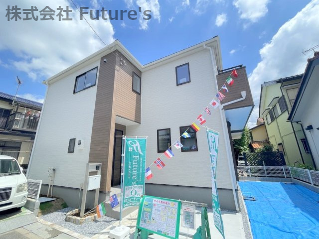 三郷市天神1丁目　新築戸建　全1棟の外観|カースペース2台付きの新築戸建