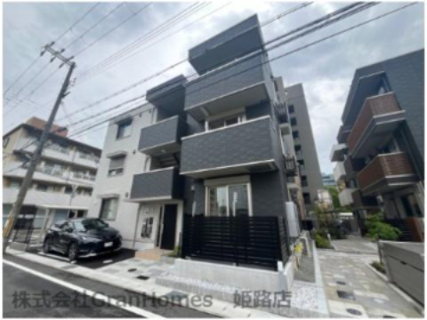D's駅南大路の外観