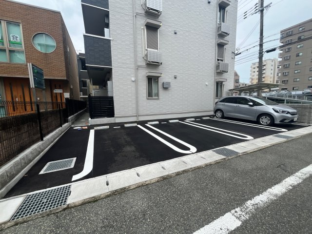 D's駅南大路の駐車場
