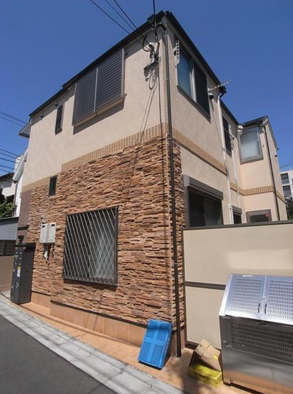 メゾンフラワー新高円寺の外観