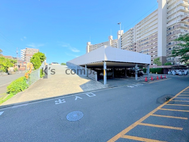 ■厚木市恩名5丁目　エステ・スクエア本厚木参番館の駐車場|敷地内駐車スペース☆