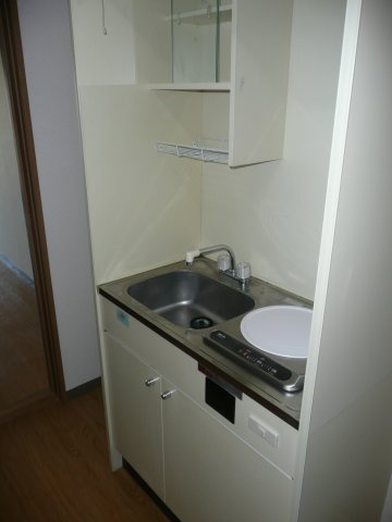 ディヴァ新田辺のキッチン