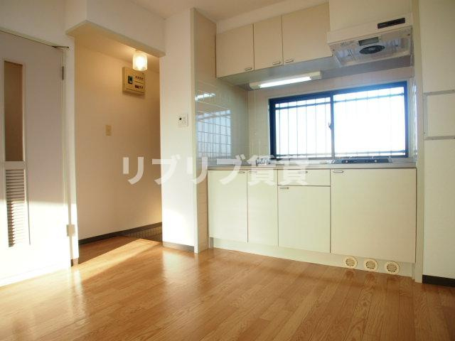 プリヴェール末広の居間・リビング