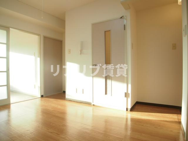 プリヴェール末広の居間・リビング