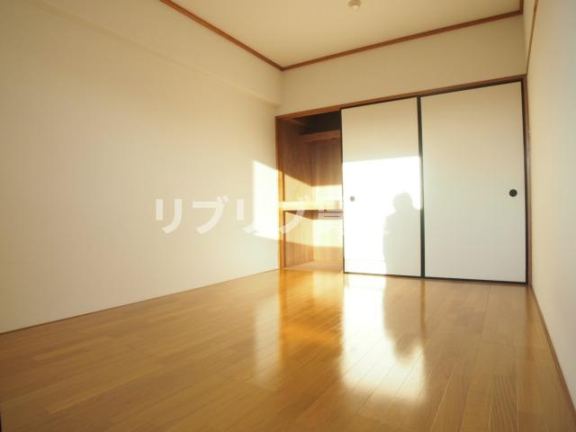 プリヴェール末広の洋室