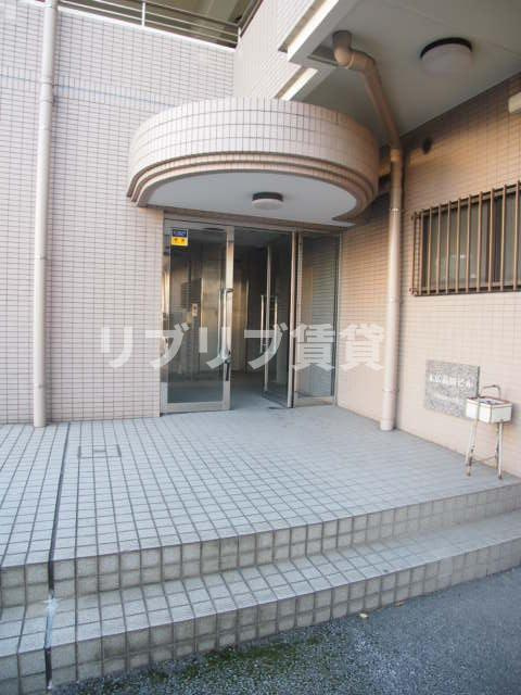 プリヴェール末広のエントランス