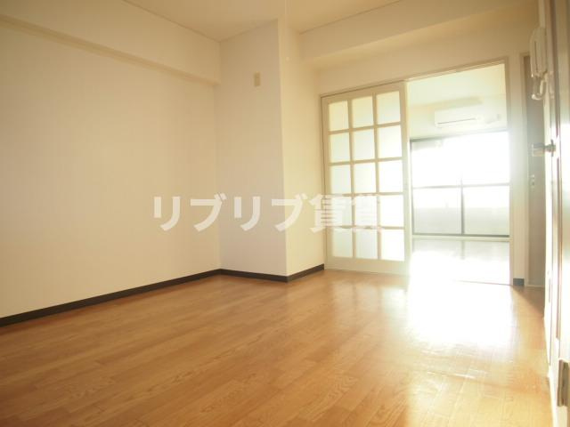 プリヴェール末広の居間・リビング