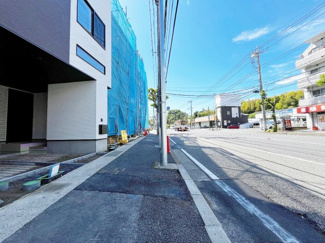 【前面道路含む現地写真】