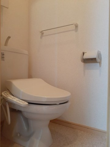 コルテージュのトイレ|落ち着いたトイレです