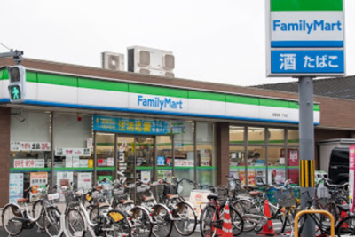 【周辺】 | プラザサンタナカⅡ号館　13862 | ファミリーマート 板橋成増一丁目店まで124ｍ