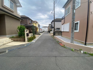 【前面道路含む現地写真】