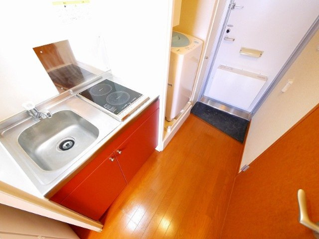 レオパレスあやめ池疋田のキッチン|コンパクトなキッチンで掃除もラクラク