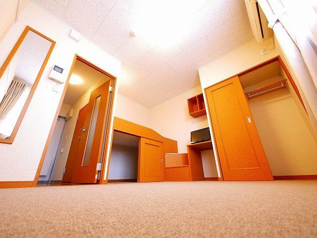 レオパレスあやめ池疋田の洋室|きれいな洋室です