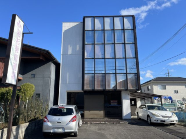 守山市播磨田町の店舗事務所の外観