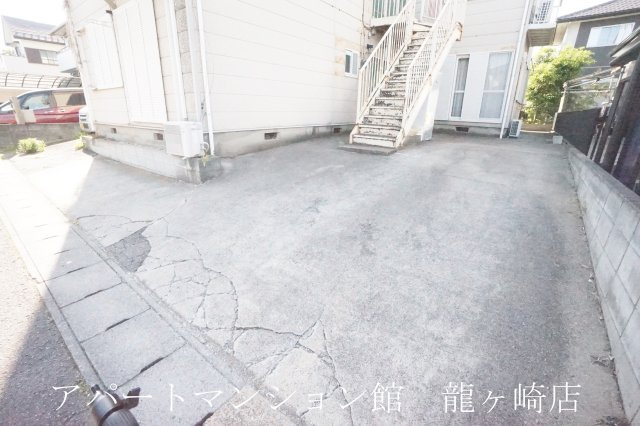 ビタエターナルの駐車場