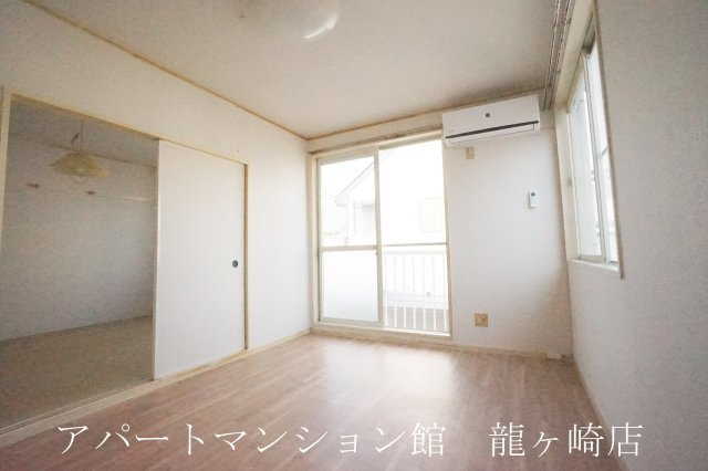 ビタエターナルの居間・リビング