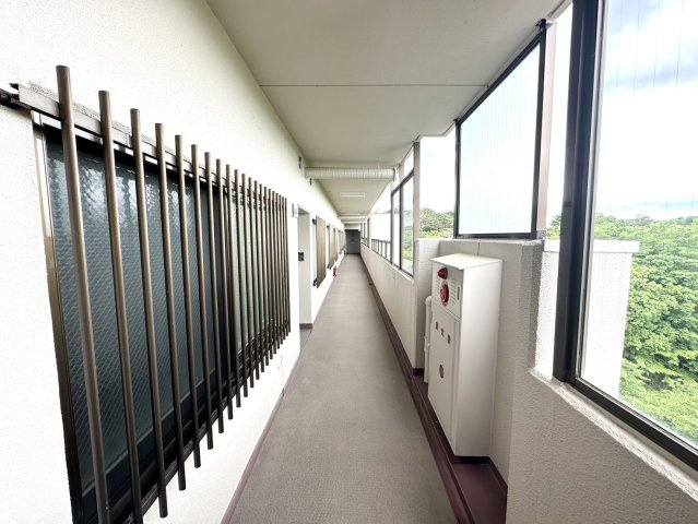 コープ野村八木山公園壱番館のその他共用部分|住戸階廊下