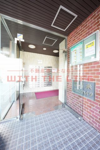 久留米パインハイツ【10.000円キャッシュバック対象物件】のエントランス|清潔なエントランスです