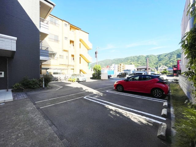 ステーブル・レジデンスの駐車場