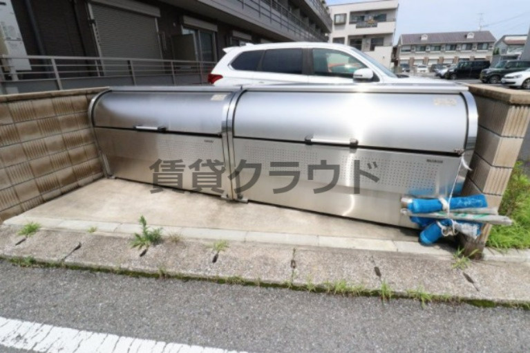 レオマノワールのその他共用部分|敷地内ゴミ捨て場があるのでカラスなど心配ないですよね！