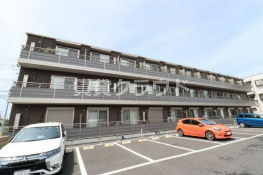 レオマノワールの外観|この黒い外観が大人っぽくてカッコいいですね！