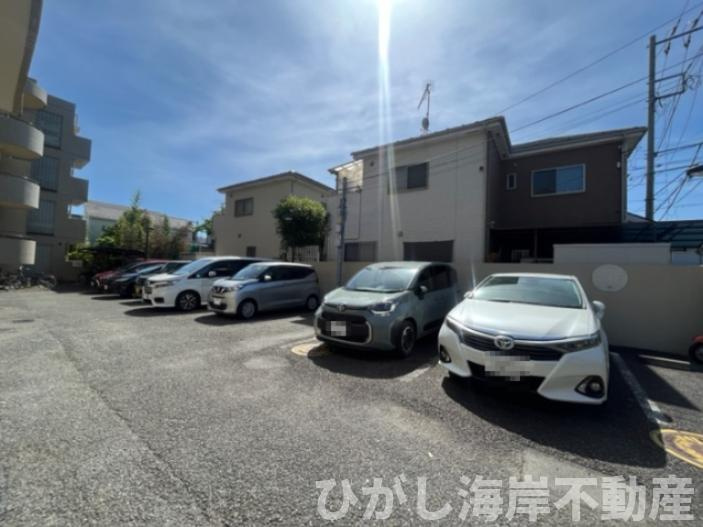 コスモ茅ヶ崎ベルセーヌの駐車場|敷地内駐車場