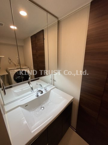 エステムプラザ梅田の洗面所|スペースが確保できる洗面所です