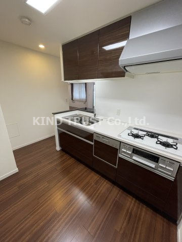 エステムプラザ梅田のキッチン|コンパクトなキッチンで掃除もラクラク