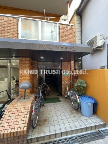 メゾンファミーユのエントランス|ゆとりのあるエントランスです