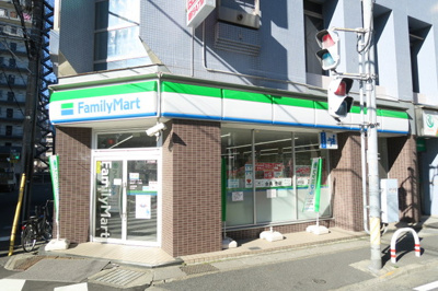 ファミリーマート新松戸１丁目店まで130ｍ