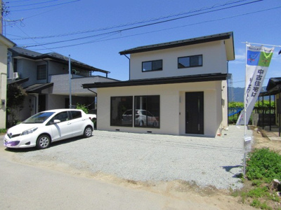 【駐車場】 | 【再生住宅】笛吹市石和町河内 | 駐車スペースもあります