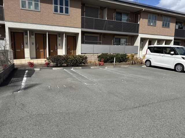 ヴィラ ラタウィの駐車場