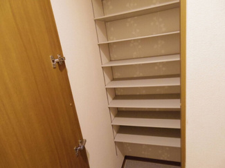 【玄関】 | ラ・ペジブルA