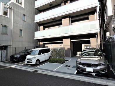 【駐車場】