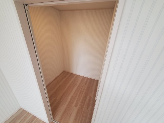 【収納】 | 越谷市下間久里戸建て | ウォークインクローゼット