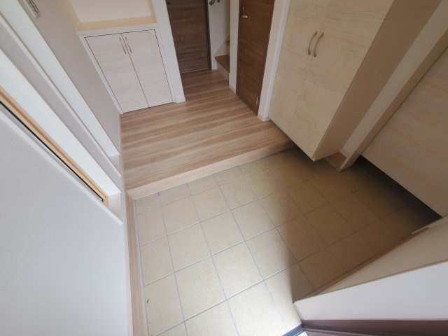 【玄関】 | 越谷市下間久里戸建て | 落ち着いた玄関です