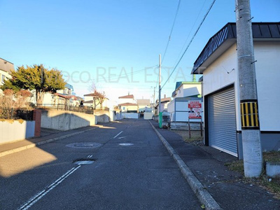 【前面道路含む現地写真】 | 北見市美山町中古住宅