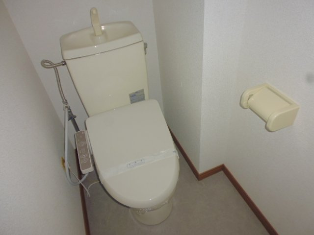 ヴィラ・エバーグリーンのトイレ|温水洗浄便座