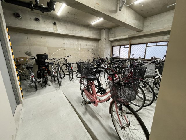 Belong千林の駐車場