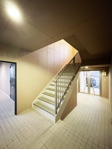 フィネス出来島のロビー