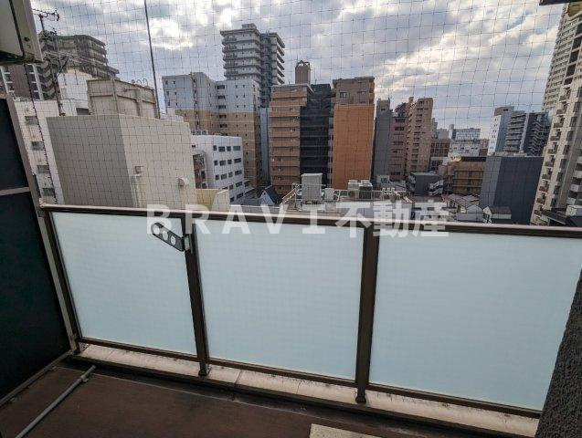 グランプラス谷町 BRAVI不動産のバルコニー
